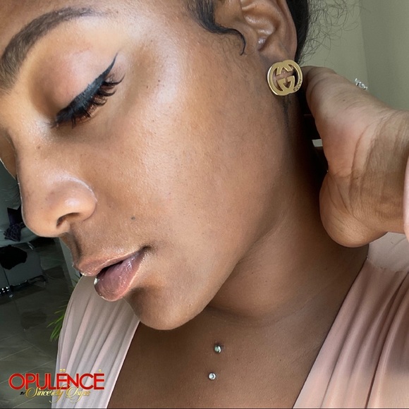 Popular earrings - Picture 1 of 5